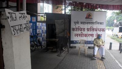 Although mission “Kavach Kundal” aimed to vaccinate the entire eligible population in the district with a first dose, and 75% of beneficiaries with a second dose by October 14, the target have not been met. (HT PHOTO)