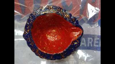 VHP regional secretary (gauraksha) Lal Mani Tiwari says it is the first time when VHP gaushala is preparing around 25,000 diyas and 10,000 idols for upcoming Diwali festival (HT photo) VHP regional secretary (gauraksha) Lal Mani Tiwari says it is the first time when VHP gaushala is preparing around 25,000 diyas and 10,000 idols for upcoming Diwali festival (HT photo)