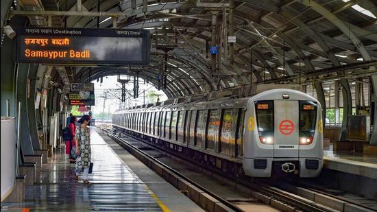 A train on the Delhi Metro Yellow Line. (PTI)