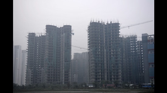 At least 200 housing projects in Greater Noida are way behind their schedules due to multiple reasons, including ‘fund diversion’, officials said. (HT Archive)