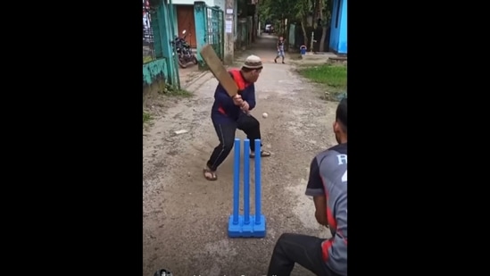 The image taken from the video shows the kid bowling.(Screengrab)