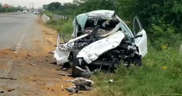 The mangled remains of the victims’ Hyundai i20 car. The truck driver fled with his vehicle after the mishap. (HT Photo) The mangled remains of the victims’ Hyundai i20 car. The truck driver fled with his vehicle after the mishap. (HT Photo)