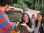 Kartik Aaryan interacted with his fans in Himachal Pradesh. Kartik Aaryan interacted with his fans in Himachal Pradesh.