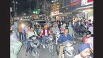 Commuters caught in a traffic jam in Field Ganj market amid the festive rush in Ludhiana on Monday. (Harsimar Pal Singh/HT) Commuters caught in a traffic jam in Field Ganj market amid the festive rush in Ludhiana on Monday. (Harsimar Pal Singh/HT)