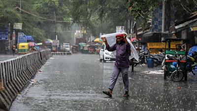According to Safar, the local wind speed will be the factor determining Delh’s air quality. (Shrikant Singh/HT Photo)