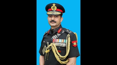 Lt Gen Devendra Sharma took over as the Chief of Staff, Headquarters Western Command, on Monday. (HT Photo)