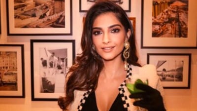 Sonam Kapoor: Fashionista Sonam Kapoor was given the title 'Hottest Vegetarian of 2016' by PETA. She was a vegetarian for several years before going vegan. (Instagram/@sonamkapoor)