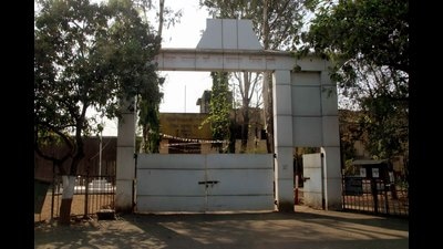 Twenty inmates of Adharwadi Jail in Kalyan tested positive for Covid and have been sent to Thane Civil Hospital for treatment. (RISHIKESH CHOUDHARY/HT FILE PHOTO)
