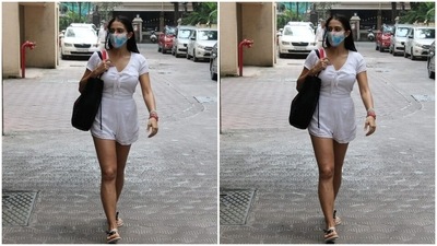 In a white gym athleisure, she carried a bag. She left her long straight hair open with a middle part. (HT Photos/Varinder Chawla)