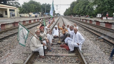 Protesting farmers, including women, raised slogans against the BJP-led government and demanded the arrest of Ajay Mishra. Security was deployed at rail stations in the wake of the protest. (PTI)