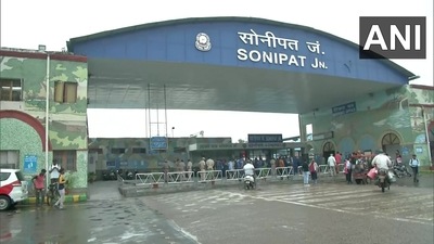 Security personnel on duty at the Sonipat railway station. (ANI) Security personnel on duty at the Sonipat railway station. (ANI)