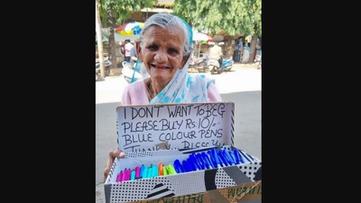 The image shows the elderly woman in Pune. (Instagram/@sr1708)