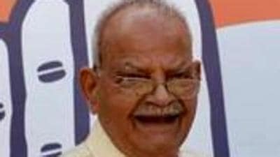 Sukh Ram’s family has been staying away from the election campaign for the Mandi parliamentary bypollsz slated for October 30. (HT File)