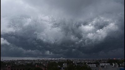 A western disturbance over Afghanistan and its neighbourhood is interacting with easterlies at lower levels from Bay of Bengal, IMD said. (Hindustan Times Photo) A western disturbance over Afghanistan and its neighbourhood is interacting with easterlies at lower levels from Bay of Bengal, IMD said. (Hindustan Times Photo)