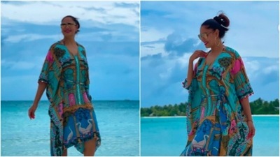 Sharing the stunning photos on her Instagram handle, Bipasha Basu captioned her post, "Happy Blues." (Instagram/@bipashabasusinghgrover)