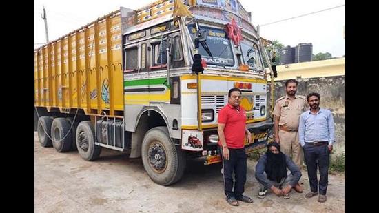 The man accused of cattle smuggling in custody of Ludhiana police on Monday. (HT photo)