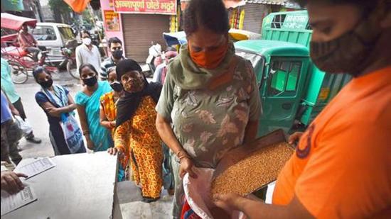 Nearly 7.2 million people in Delhi are eligible for subsidised food, including 1.7 million ration card holders and nearly 3 million priority households, besides other food insecure categories identified by the Delhi government. (Raj K Raj/HT Archive)