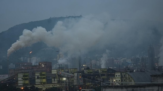 Living near oil, gas wells increases air pollution exposure and worsens negative health outcomes: Study(HT Photo (For representation purpose only)) Living near oil, gas wells increases air pollution exposure and worsens negative health outcomes: Study(HT Photo (For representation purpose only))