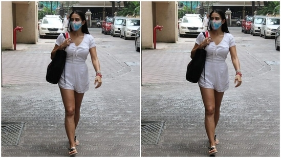 In a white gym athleisure, she carried a bag. She left her long straight hair open with a middle part.(HT Photos/Varinder Chawla)