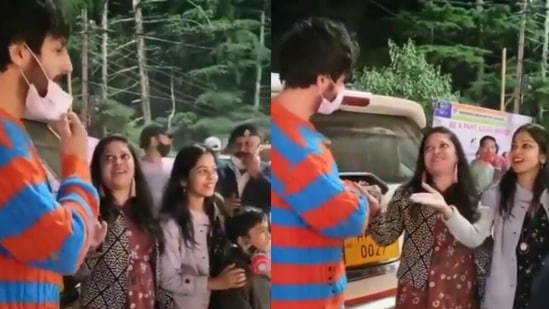 Kartik Aaryan interacted with his fans in Himachal Pradesh. Kartik Aaryan interacted with his fans in Himachal Pradesh.