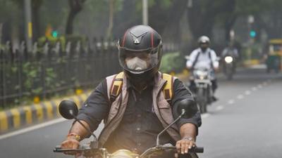 A biker was arrested for throwing a shoe at a policeman after the latter fined him for riding his two-wheeler without wearing a mask at Dehu road in Pimpri-Chinchwad in Pune on Sunday night. (HT (PIC FOR REPRESENTATION))