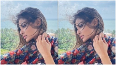 Mouni summed up her travel experience in just a few words – “Sea on the right, back waters on the left.” (Instagram/@imouniroy) Mouni summed up her travel experience in just a few words – “Sea on the right, back waters on the left.” (Instagram/@imouniroy)