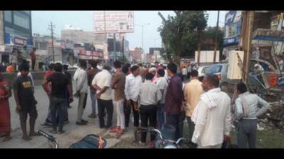 A number of people gathered at the crime spot after the incident. (Sourced) A number of people gathered at the crime spot after the incident. (Sourced)