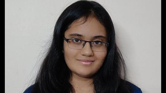 Kavya Chopra, a Delhiite, has scored AIR 98 in the IIT-JEE Advanced exam of 2021.