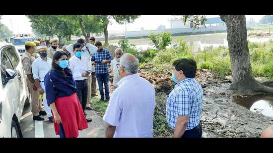 Aligarh DM taking stock of crop damage. Teams of revenue and agriculture departments are coordinating for assessment of losses to farmers.