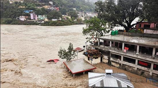 34 Killed Towns Inundated In Uttarakhand Flash Flood Latest News India Hindustan Times 