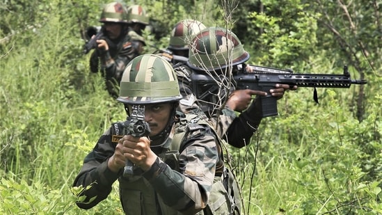 Indian Army soldiers are on high alert and keeping a strict vigil along the Line of Control.(PTI Photo)