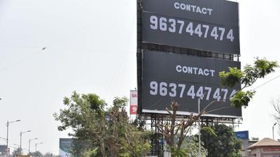 Chandigarh MC has issued a 30-day notice to shopkeepers, businessmen and people in general to remove all illegal hoardings contrary to the provisions of the law. (HT FILE PHOTO) Chandigarh MC has issued a 30-day notice to shopkeepers, businessmen and people in general to remove all illegal hoardings contrary to the provisions of the law. (HT FILE PHOTO)