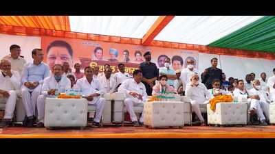 Leader of Opposition Bhupinder Singh Hooda, state Congress chief Kumari Selja and other party leaders in the Ellenabad assembly constituency on Wednesday. (HT Photo) Leader of Opposition Bhupinder Singh Hooda, state Congress chief Kumari Selja and other party leaders in the Ellenabad assembly constituency on Wednesday. (HT Photo)