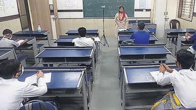 Last year too, the board had announced provisions to change exam centres but it couldn’t be put to use as the theory papers were cancelled due to the surge in cases during the second wave. (Picture for representation only/Raj K Raj-HT) Last year too, the board had announced provisions to change exam centres but it couldn’t be put to use as the theory papers were cancelled due to the surge in cases during the second wave. (Picture for representation only/Raj K Raj-HT)
