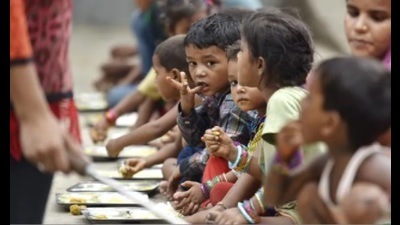 Anusuiya’s Kitchen has been begun with the motto ‘No one sleeps hungry in Lucknow’. (HT File Photo) Anusuiya’s Kitchen has been begun with the motto ‘No one sleeps hungry in Lucknow’. (HT File Photo)