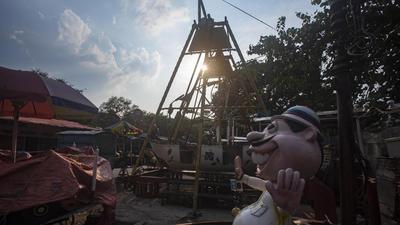 An amusement park near Sarasbaug in Pune. PMC allows amusement parks to reopen from October 22, the day theatres and auditoriums in Pune are also reopening. (HT FILE) An amusement park near Sarasbaug in Pune. PMC allows amusement parks to reopen from October 22, the day theatres and auditoriums in Pune are also reopening. (HT FILE)