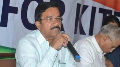 Narvekar’s induction into the AAP has led to rumblings within the party, which started out on an anti-corruption plank. (HT_PRINT) Narvekar’s induction into the AAP has led to rumblings within the party, which started out on an anti-corruption plank. (HT_PRINT)