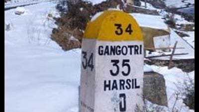On October 14, a team of 17 people left for a trek to Chitkul via Harsil in Uttarkashi district. They were supposed to reach Chitkul on October 19, but 11 of them went missing on October 18 (HT FILE) On October 14, a team of 17 people left for a trek to Chitkul via Harsil in Uttarkashi district. They were supposed to reach Chitkul on October 19, but 11 of them went missing on October 18 (HT FILE)