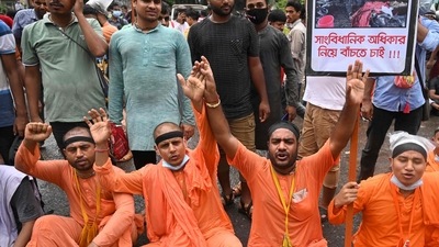 Bangladeshi Hindus stage a demonstration in Dhaka on October 18, 2021 to protest against the fresh religious violence against Hindus in the country. (Photo by Munir UZ ZAMAN / AFP) (AFP)