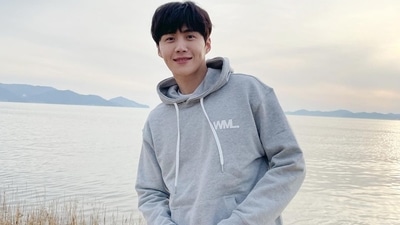 Kim Seon-ho addresses allegations of forcing his ex-girlfriend to have an abortion. Kim Seon-ho addresses allegations of forcing his ex-girlfriend to have an abortion. 