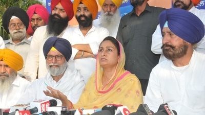 Bathinda SAD MP Harsimrat Kaur Badal alleged that Capt had been colluding with the BJP for five years; and even had a secret pact with it on farm laws. (HT PHOTO) Bathinda SAD MP Harsimrat Kaur Badal alleged that Capt had been colluding with the BJP for five years; and even had a secret pact with it on farm laws. (HT PHOTO)