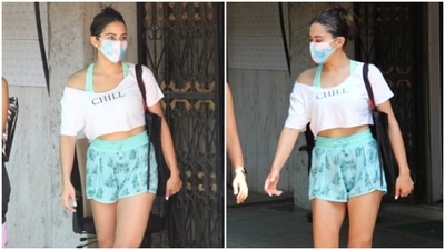 Sara paired the outfit with a large black tote bag, tie-dye printed face mask, and mint green lace-up sneakers. She tied her locks in a sleek hairdo to round off the post-workout look. (HT Photo/Varinder Chawla)