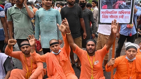 Bangladeshi Hindus stage a demonstration in Dhaka on October 18, 2021 to protest against the fresh religious violence against Hindus in the country. (Photo by Munir UZ ZAMAN / AFP)(AFP)