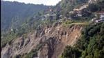 Fresh landslides at Baliyanala site in Nainital following the heavy rainfall. (HT PHOTO)