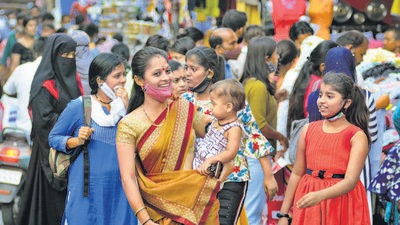 Everything is reopening in Pune ahead of Diwali but they must continue to take necessary precautions against Covid such as wearing masks and maintaining social distancing among other safety measures. (Shankar Narayan/HT PHOTO) Everything is reopening in Pune ahead of Diwali but they must continue to take necessary precautions against Covid such as wearing masks and maintaining social distancing among other safety measures. (Shankar Narayan/HT PHOTO)