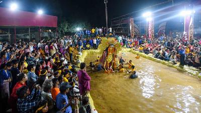 Durga puja, the biggest festival in West Bengal, spanned over five days between October 11 and 15 this year, but the festivity started much earlier and continued till October 17. (HT Photo) Durga puja, the biggest festival in West Bengal, spanned over five days between October 11 and 15 this year, but the festivity started much earlier and continued till October 17. (HT Photo)