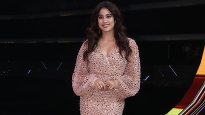 Janhvi Kapoor wore a pink sequin dress with heels. (Varinder Chawla) Janhvi Kapoor wore a pink sequin dress with heels. (Varinder Chawla)