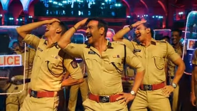 Akshay Kumar, Ajay Devgn, and Ranveer Singh dance to Aila Re Aillaa.