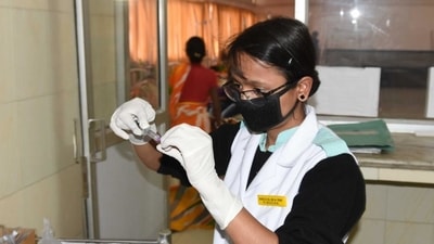 UP NHM recruitment 2021: Candidates can apply for these posts online on the official website of NHM UP at upnrhm.gov.in until 11am on November 10. (Diwakar Prasad/ HT file)