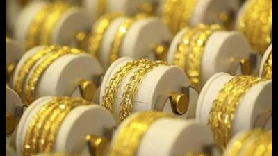 Gold jewellery worth  ₹4.70L stolen from 73-year-old woman’s house in Vashi. (For representational purposes only) (HT FILE)